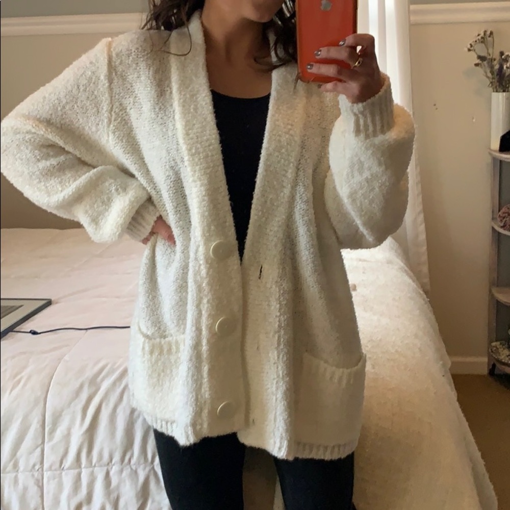 TR Bentley White Cardigan